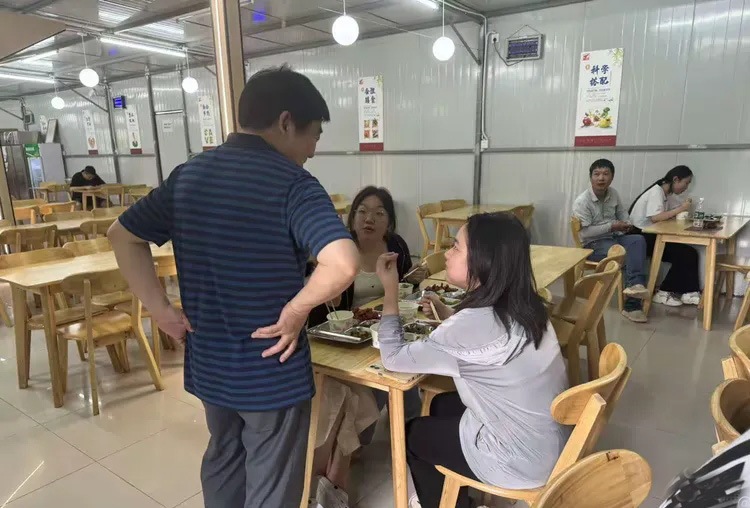 I2ZmZmZmZg_750_0_0_0_q80.webp (3).jpg