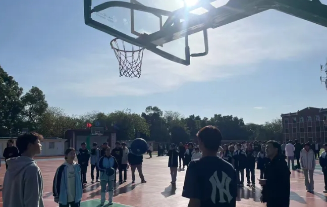 点燃激情，追“球”梦想--世达外校师生冬季球类趣味运动会